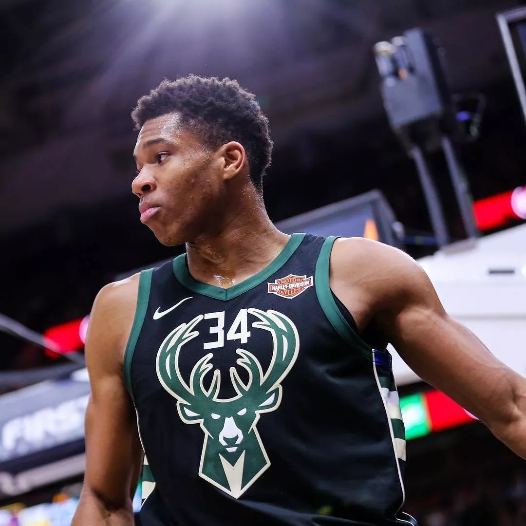 TA：皇马球星团队深度介入更衣室，阿隆索管理面临额外挑战（TA：皇马更衣室遭球星团队深度介入，阿隆索管理难度上升）