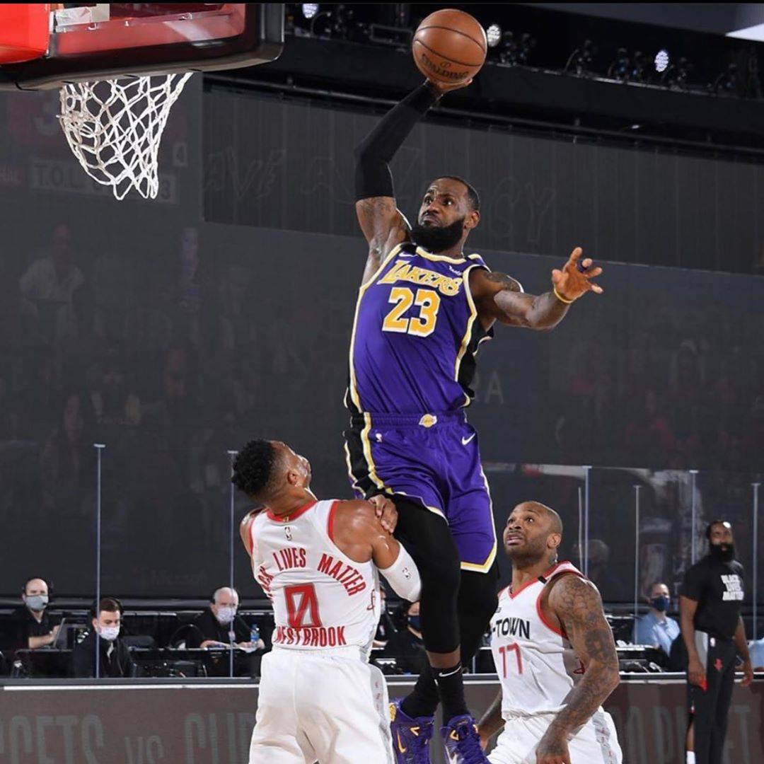 逆转功臣！麦丹13中10轰27分，里德末节4三分轰14分（逆转双星闪耀：麦丹13投10中砍27分，里德末节飙进4记三分独取14分）