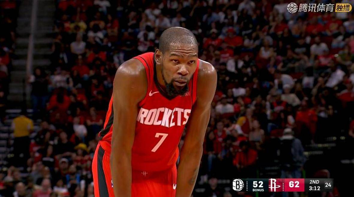 布冯谈意大利足球：我们从小就注重成绩，现在要回归技术训练（布冯：意大利足球自小偏重成绩，如今应重拾技术训练）