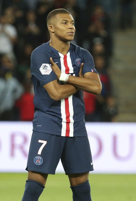 法尔克：拜仁愿意1月1000-1500万卖博埃，孔帕尼希望球员留队（法尔克：拜仁或冬窗以1000万-1500万欧出售博埃，孔帕尼希望其留下）