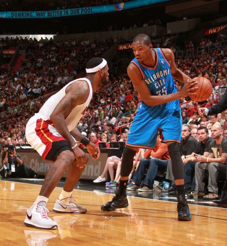 里奇：我的助攻？普利希奇就像磁铁，球似乎都在朝他飞去（里奇谈助攻：普利希奇自带磁场，皮球总往他那儿跑）