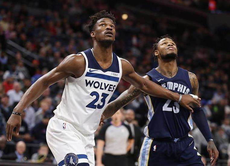 外媒：下赛季欧冠联赛阶段用球将采用白+薄荷绿+紫创新配色（外媒：欧冠下赛季比赛用球将启用白、薄荷绿与紫的全新配色）