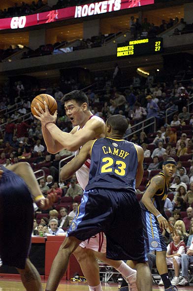 英超 阿森纳VS布伦特福德比分预测 积分排名与争冠形势：欧冠后遗症的考验（英超前瞻：阿森纳vs布伦特福德比分预测，积分态势与争冠格局，欧冠后遗影响考验）